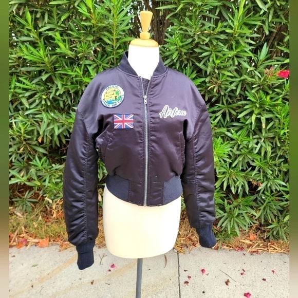 𝅺VINTAGE cropped black Bomber jacket with patches by Browny - Picture 1 of 11
